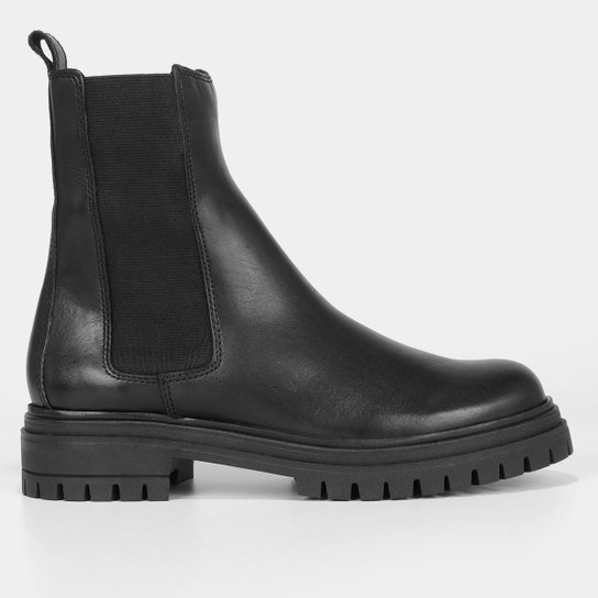 Bota Chelsea Shoestock Tratorada Couro Feminina - Preto Menor preço em Bota Chelsea Shoestock Tratorada Couro Feminina - Preto