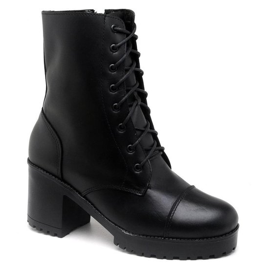 Bota Coturno Feminina Lisa de Couro Cano Medio com Salto Grosso Medio - Preto Menor preço em Bota Coturno Feminina Lisa de Couro Cano Medio com Salto Grosso Medio - Preto