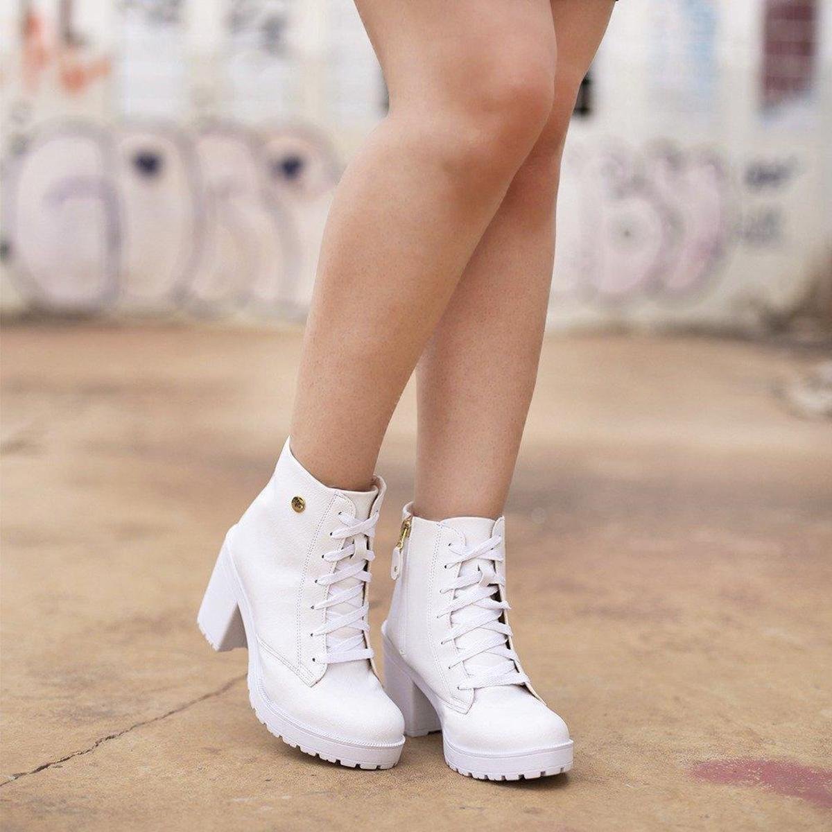 Bota Coturno Feminino Cano Curto Ziper Salto Tratorado Branca