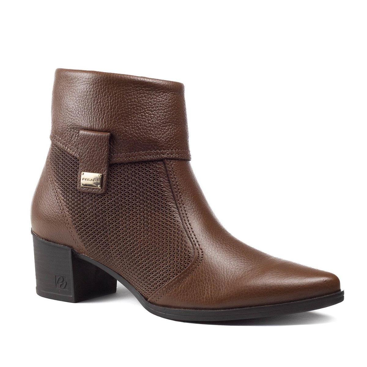 Bota Pegada Feminina Cano Curto Couro - Marrom | Netshoes