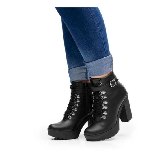 Botas Coturno Femininas Tratorada Fivela - Preto Menor preço em Botas Coturno Femininas Tratorada Fivela - Preto