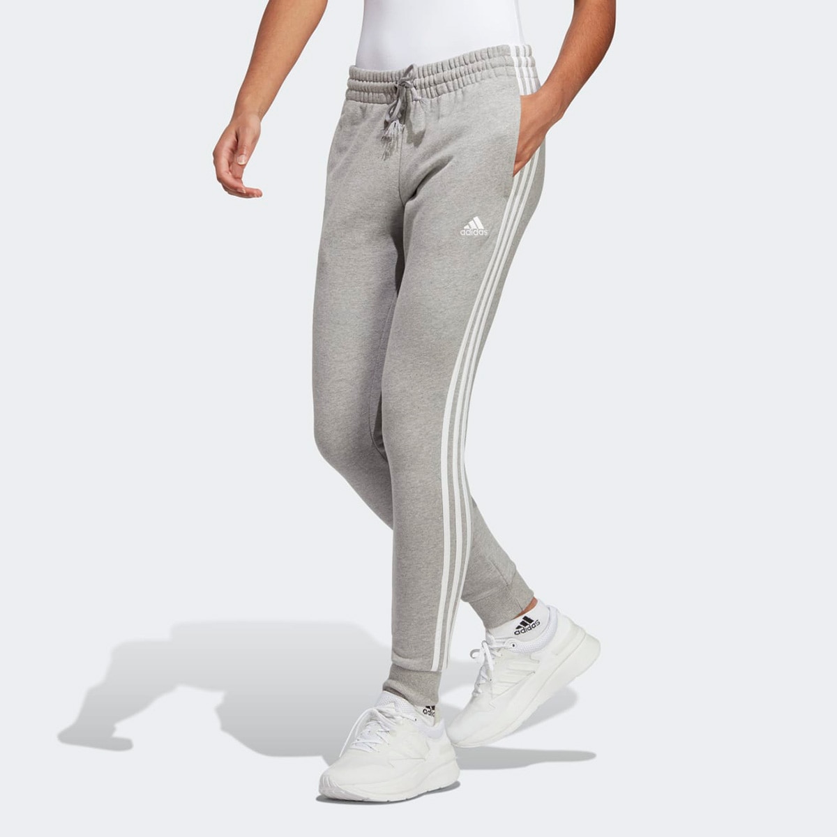 Calça Adidas 3 Listras Com Bolso Feminina Menor preço em Calça Adidas 3 Listras Com Bolso Feminina