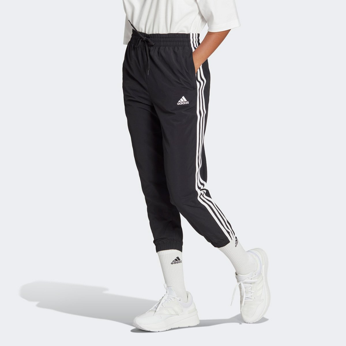 Calça Adidas 3 Listras I Feminina Menor preço em Calça Adidas 3 Listras I Feminina