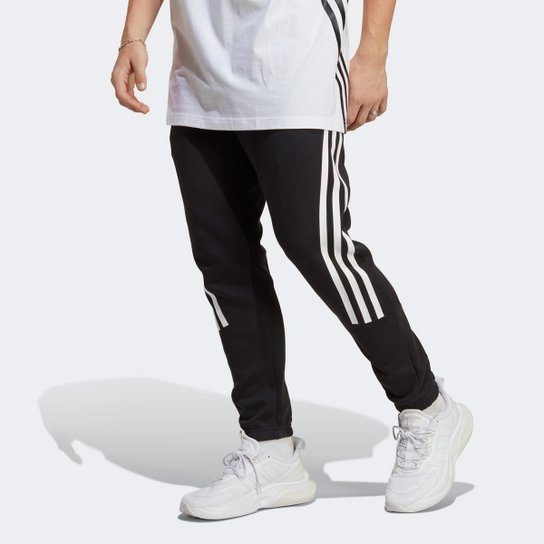 Calça Adidas Future Icon 3 Listras Masculino - Preto+Branco Menor preço em Calça Adidas Future Icon 3 Listras Masculino - Preto+Branco