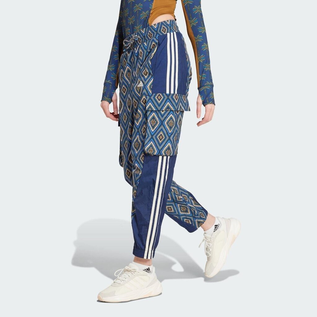 Calça Adidas Premium x FARM Rio Feminina
