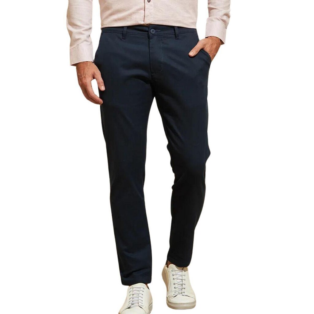 Calça de Sarja Chino Com Bolso Traseiro Embutido Alfaiataria