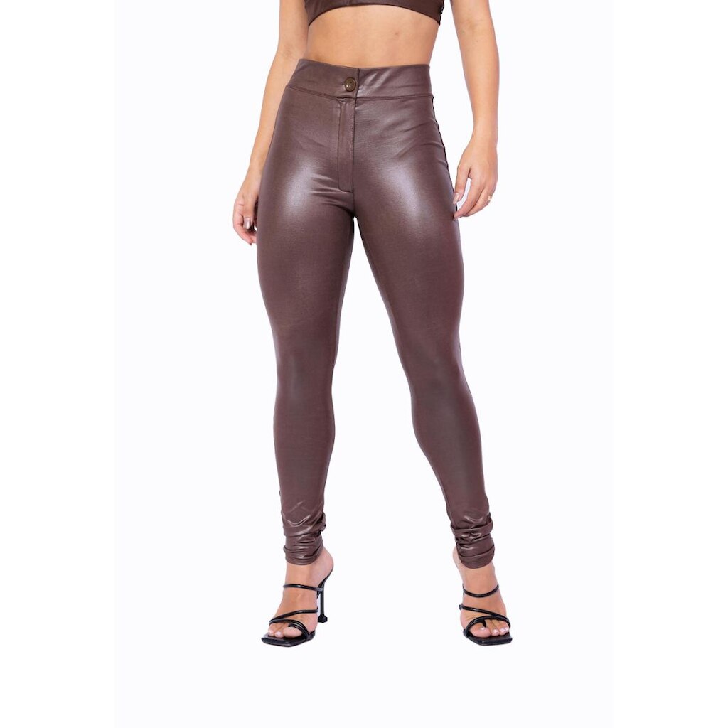 Calça Disco Hot Pants Em Cirré Couro Com Bolsos Zíper E Botão WOLFOX