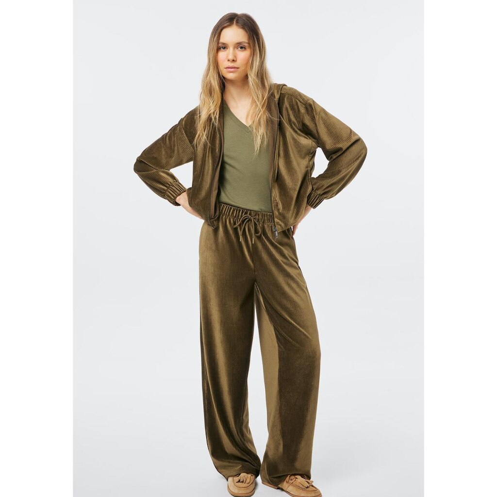 Calça Feminina Em Veludo