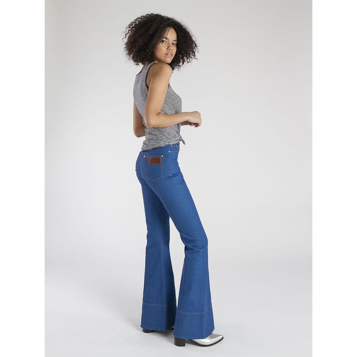Calça Jeans Amapô Boca de Sino Feminina - Azul Royal | Netshoes