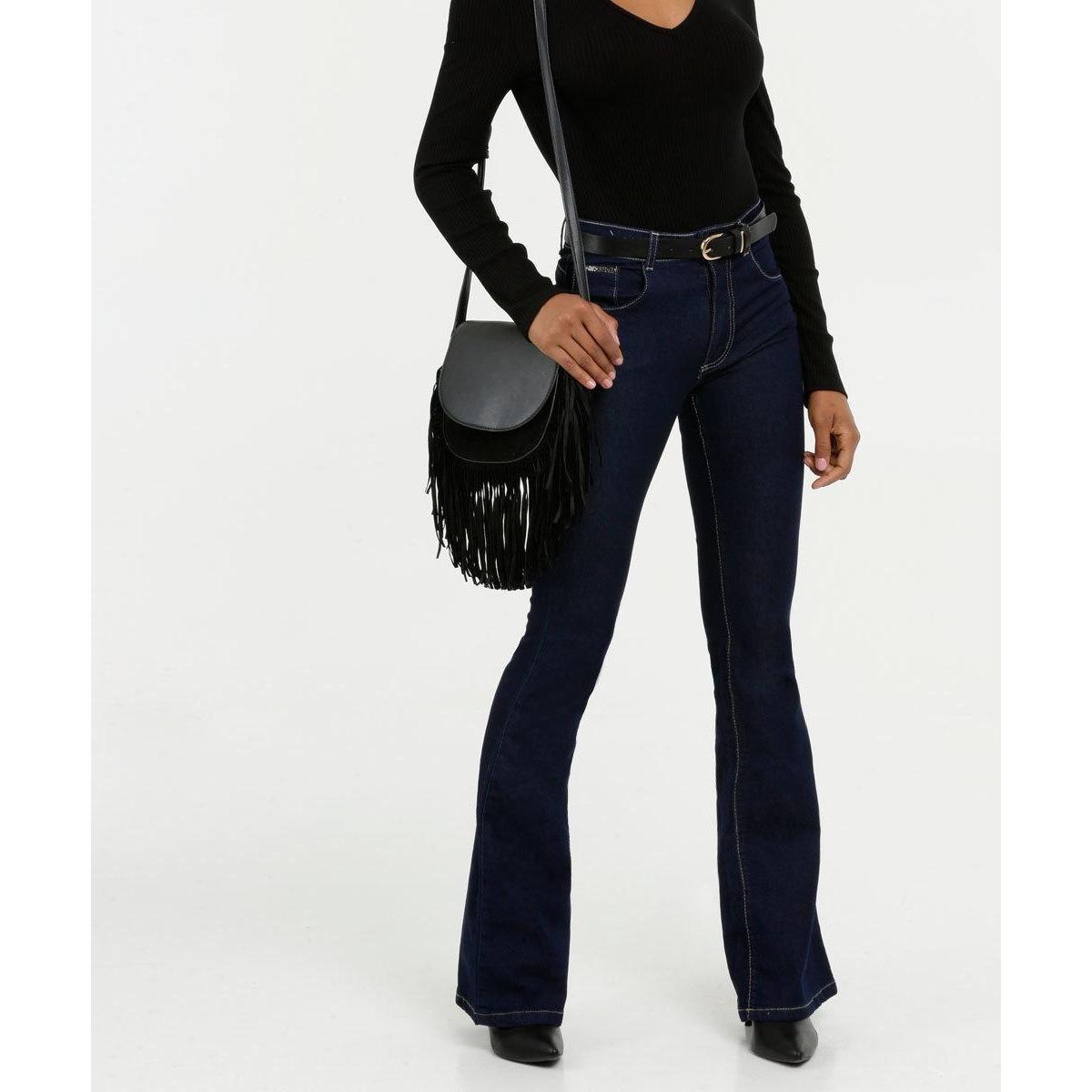 calça flare stretch