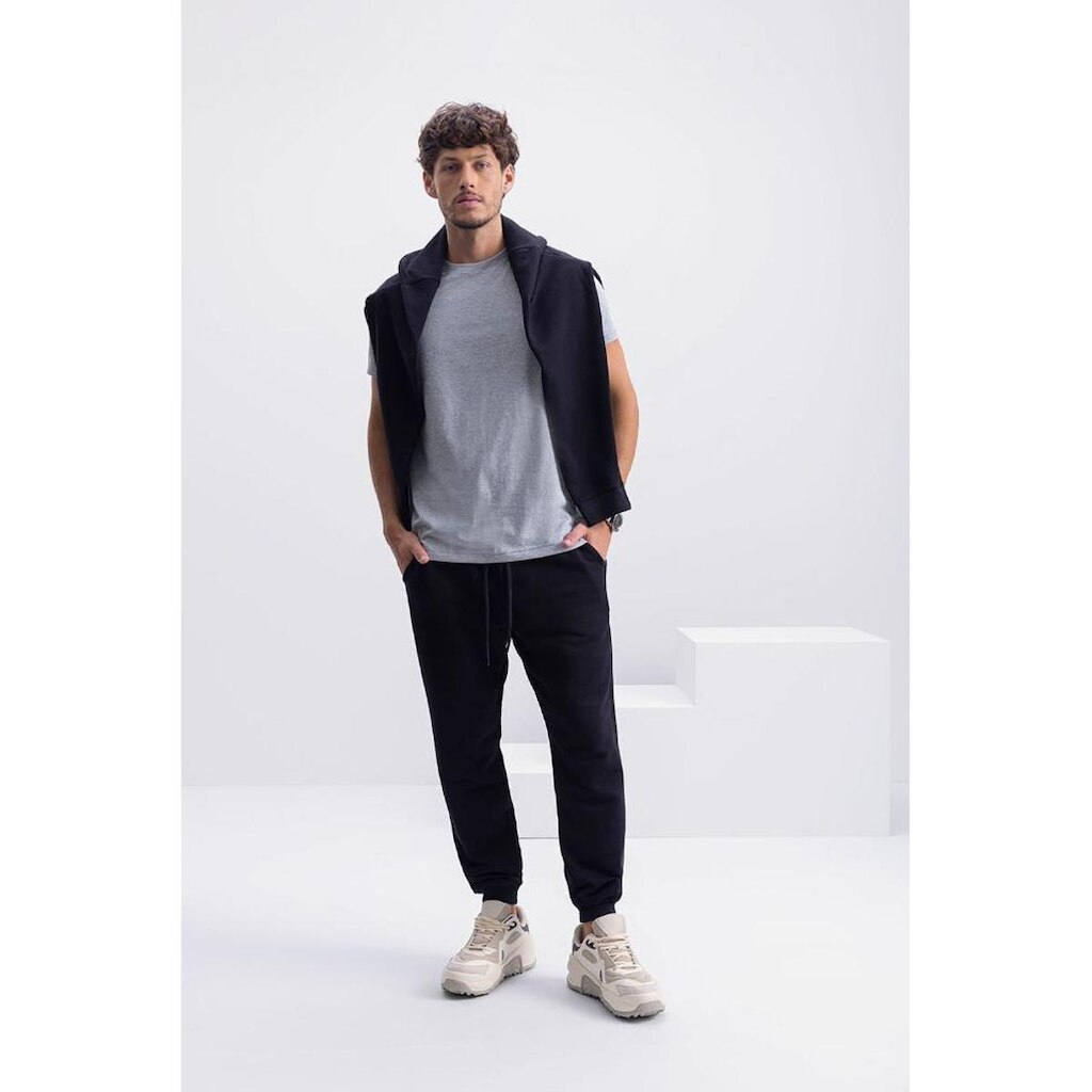 Calça Jogger Masculina Em Moletom Essendi Preto