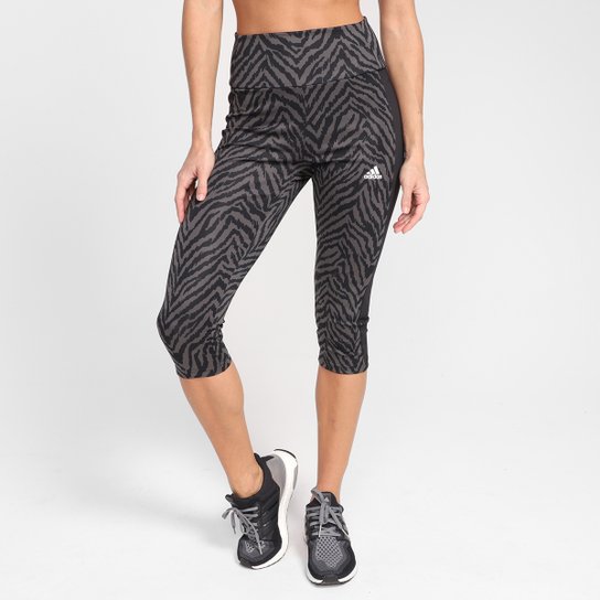 Calça Legging Adidas Capri Zebra Feminina - Preto+Cinza Menor preço em Calça Legging Adidas Capri Zebra Feminina - Preto+Cinza