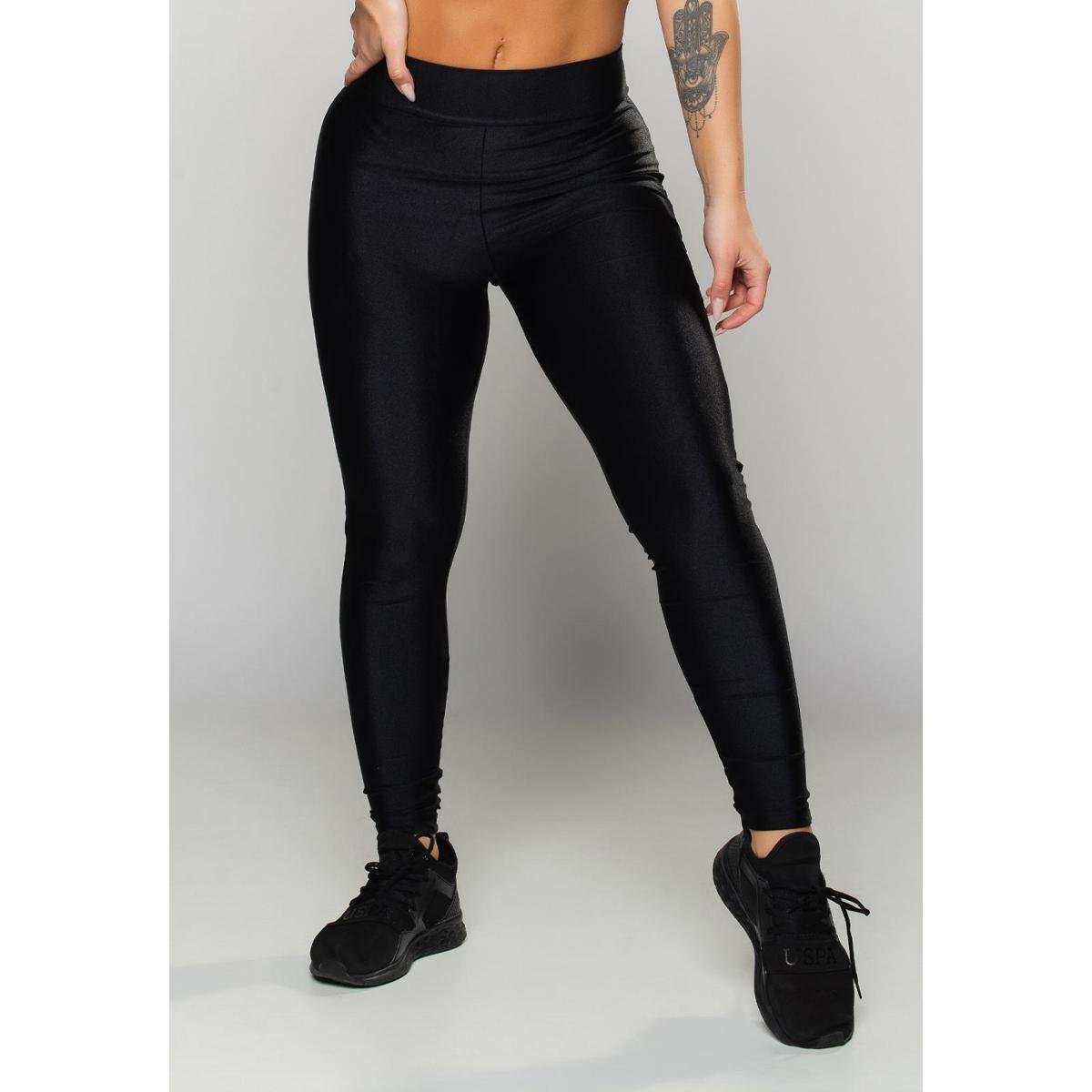 Calca Legging Preta Brilhosa em promoção na Netshoes!
