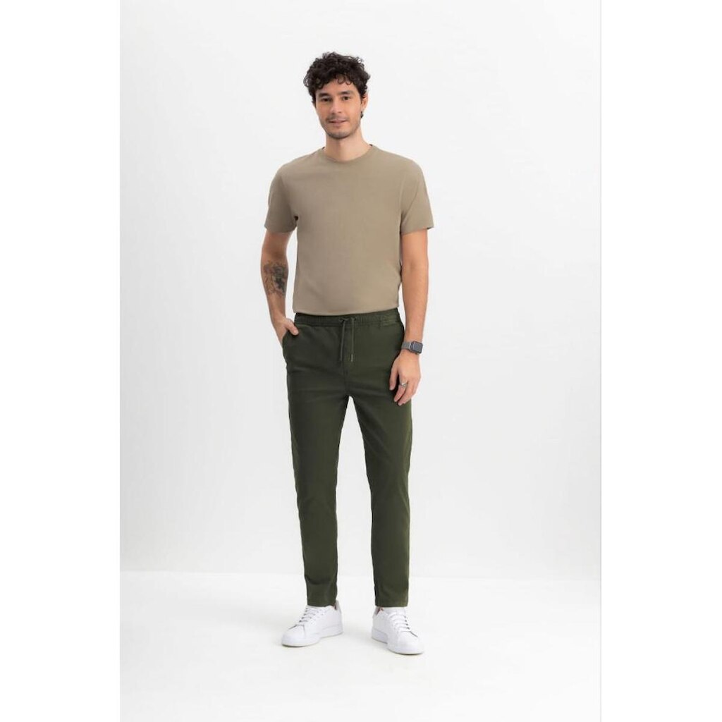 Calça masculina em sarja Essendi - Verde