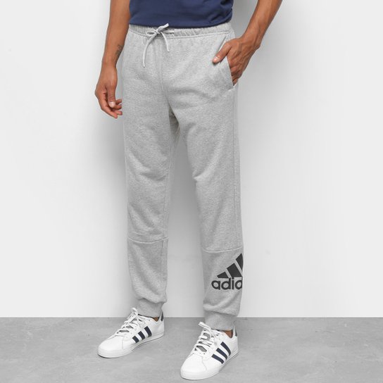 Calça Moletom Adidas Logo Masculina - Cinza e Preto Menor preço em Calça Moletom Adidas Logo Masculina - Cinza e Preto
