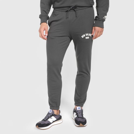 Calça New Balance Essentials Masculina - Grafite Menor preço em Calça New Balance Essentials Masculina - Grafite