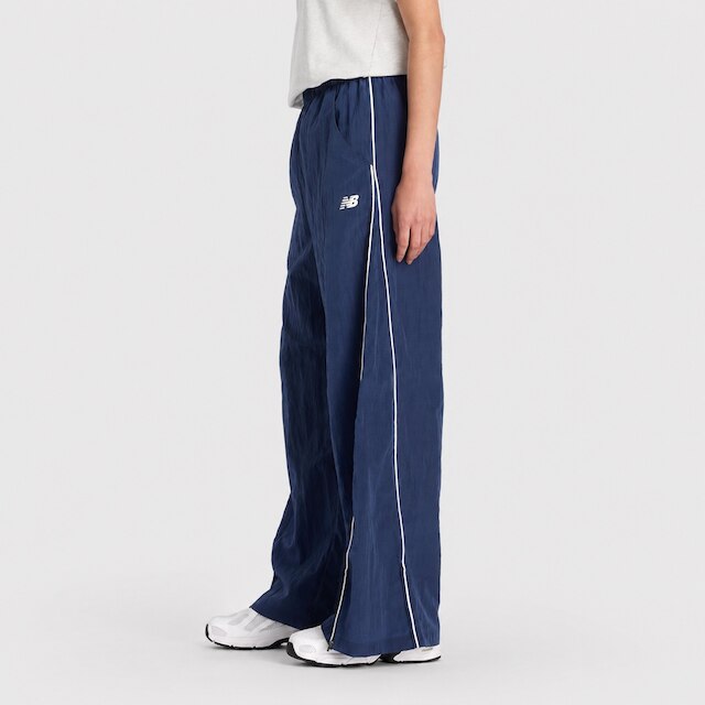Calça New Balance Sport Legacy Woven Feminino