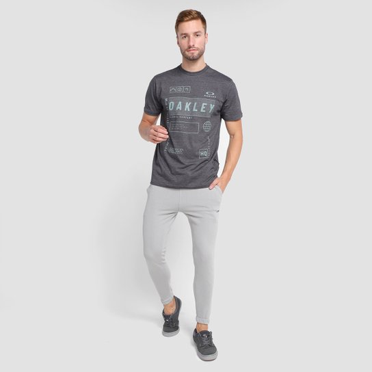 Calça Oakley Jogger FP Masculina - Cinza Claro Menor preço em Calça Oakley Jogger FP Masculina - Cinza Claro