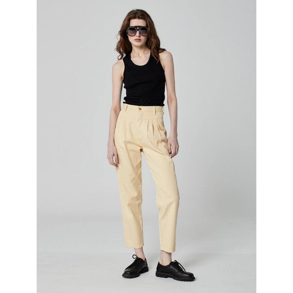 CALÇA PREGAS BRANCA