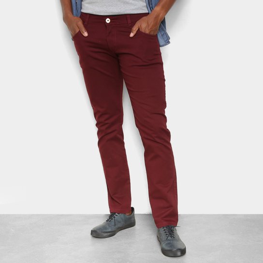 Calça Sarja Coffee Soft Slim Masculina - Vinho Menor preço em Calça Sarja Coffee Soft Slim Masculina - Vinho