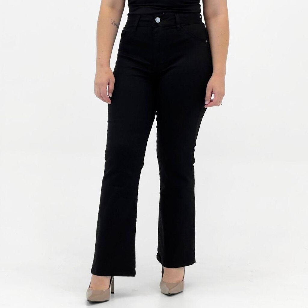 Calça Young Style Petit Flare em Sarja Feminina