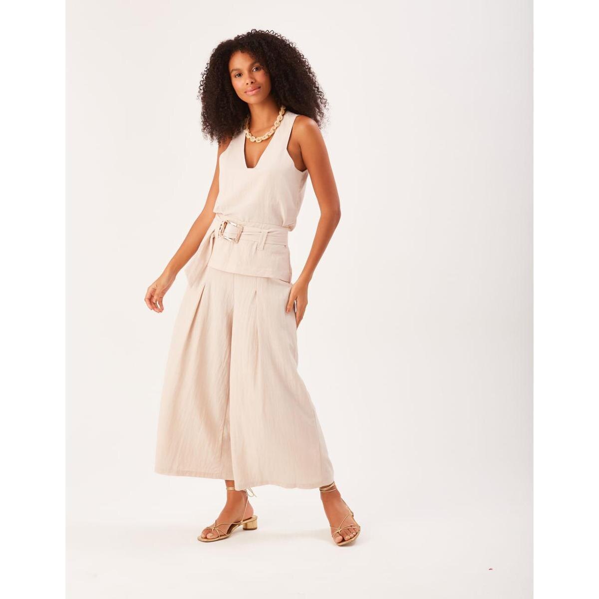 Calça ZINZANE Pantacourt Fivela - Feminina - Bege | Netshoes