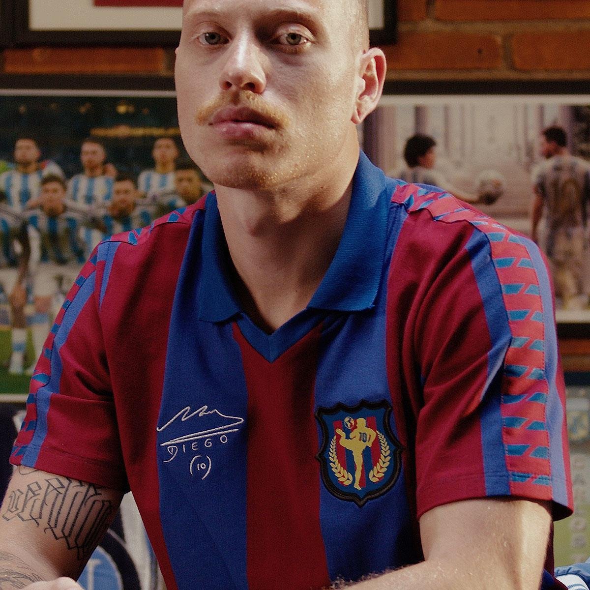 Camisa Barcelona Anos 80 Retrô Maradona Masculino Menor preço em Camisa Barcelona Anos 80 Retrô Maradona Masculino