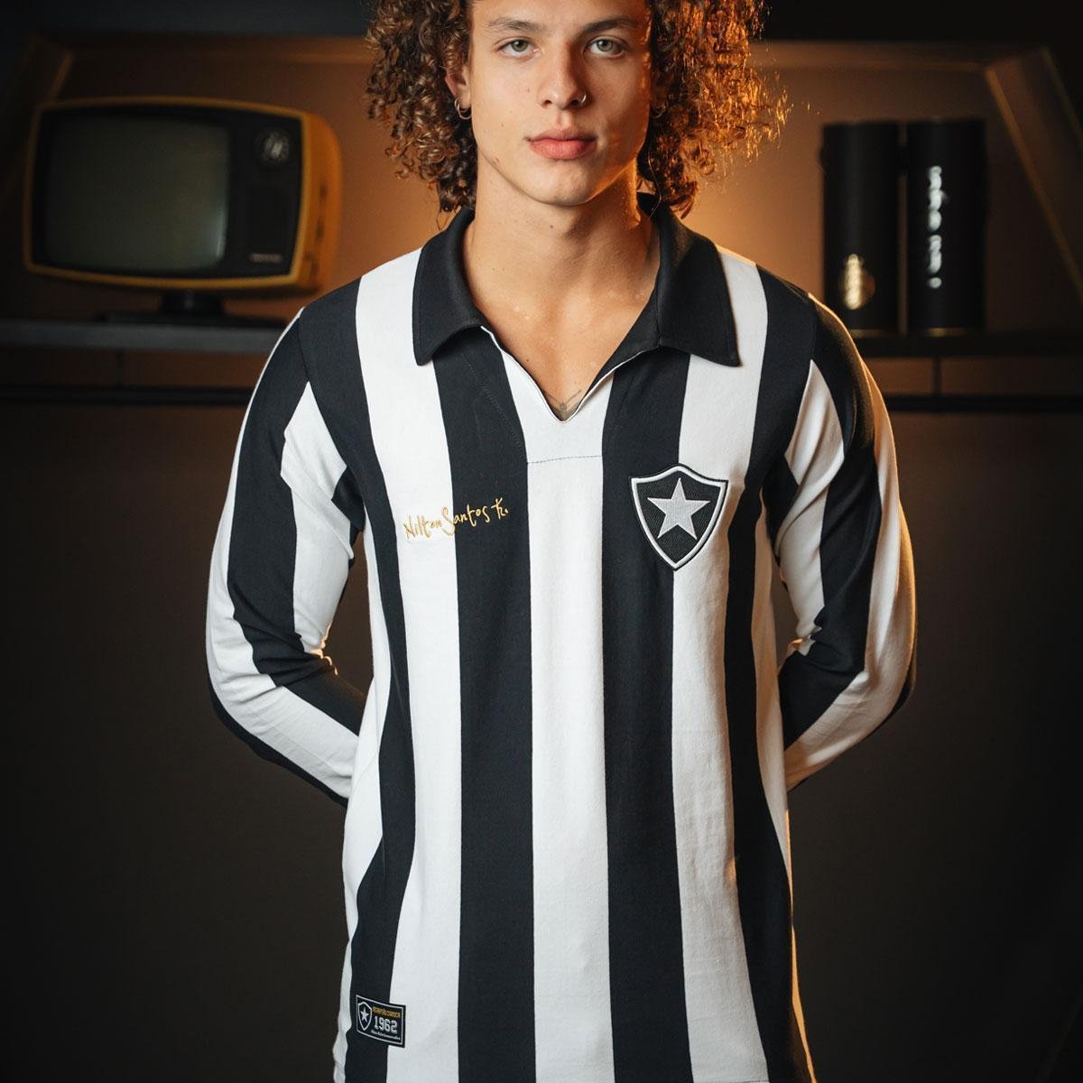 Camisa Botafogo Retrô Nilton Santos 1962 Manga Longa Masculina Menor preço em Camisa Botafogo Retrô Nilton Santos 1962 Manga Longa Masculina