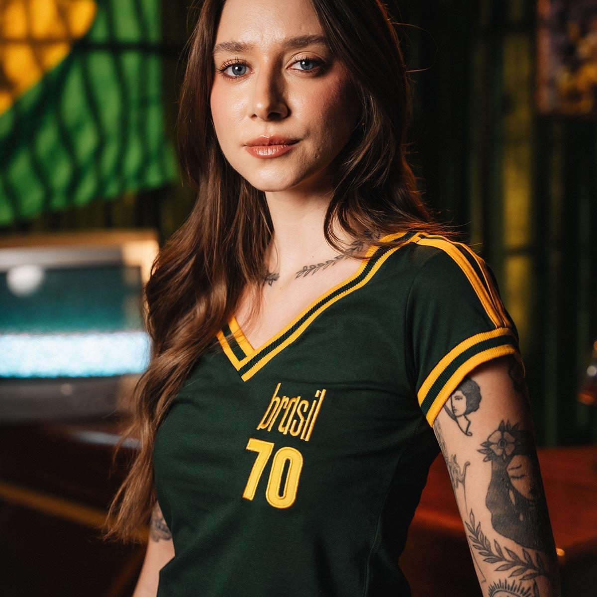Camisa Brasil Retrô Treino 1970 Feminina Menor preço em Camisa Brasil Retrô Treino 1970 Feminina