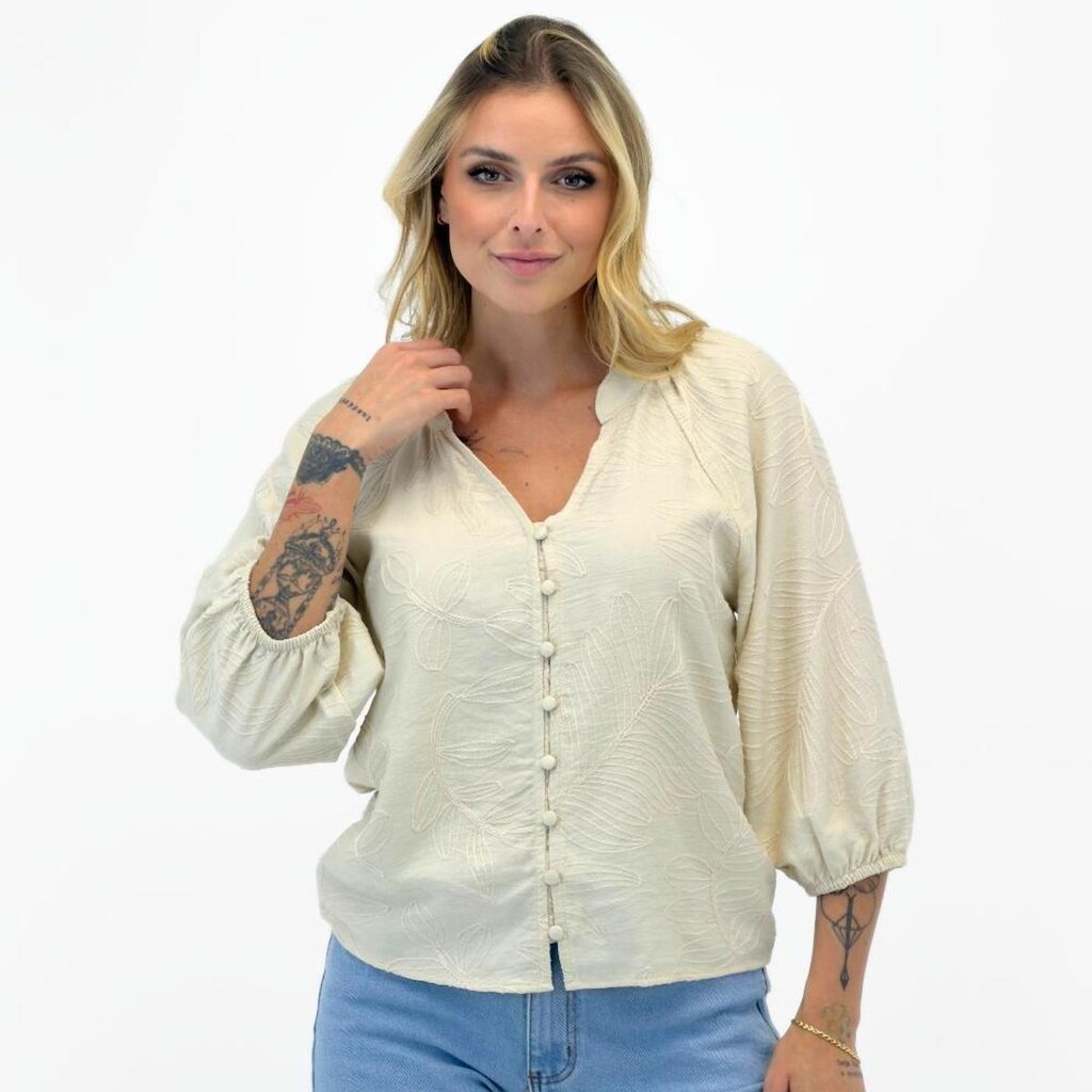 Camisa Doce Trama Bata com Bordado Manga 3/4 Feminina