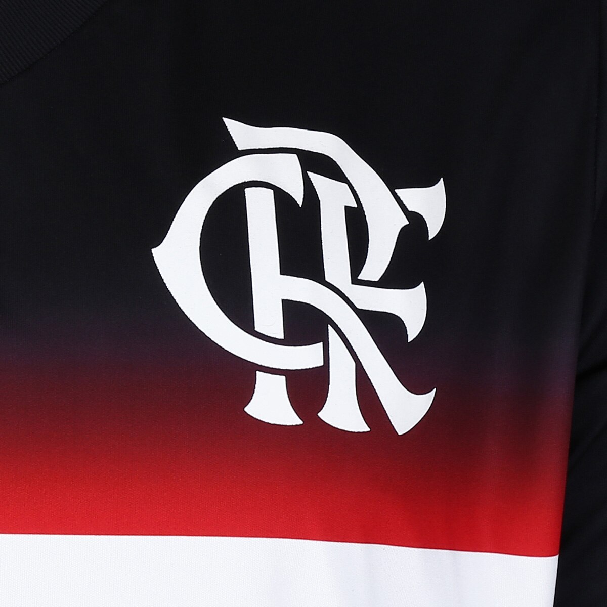menina com a camisa do flamengo