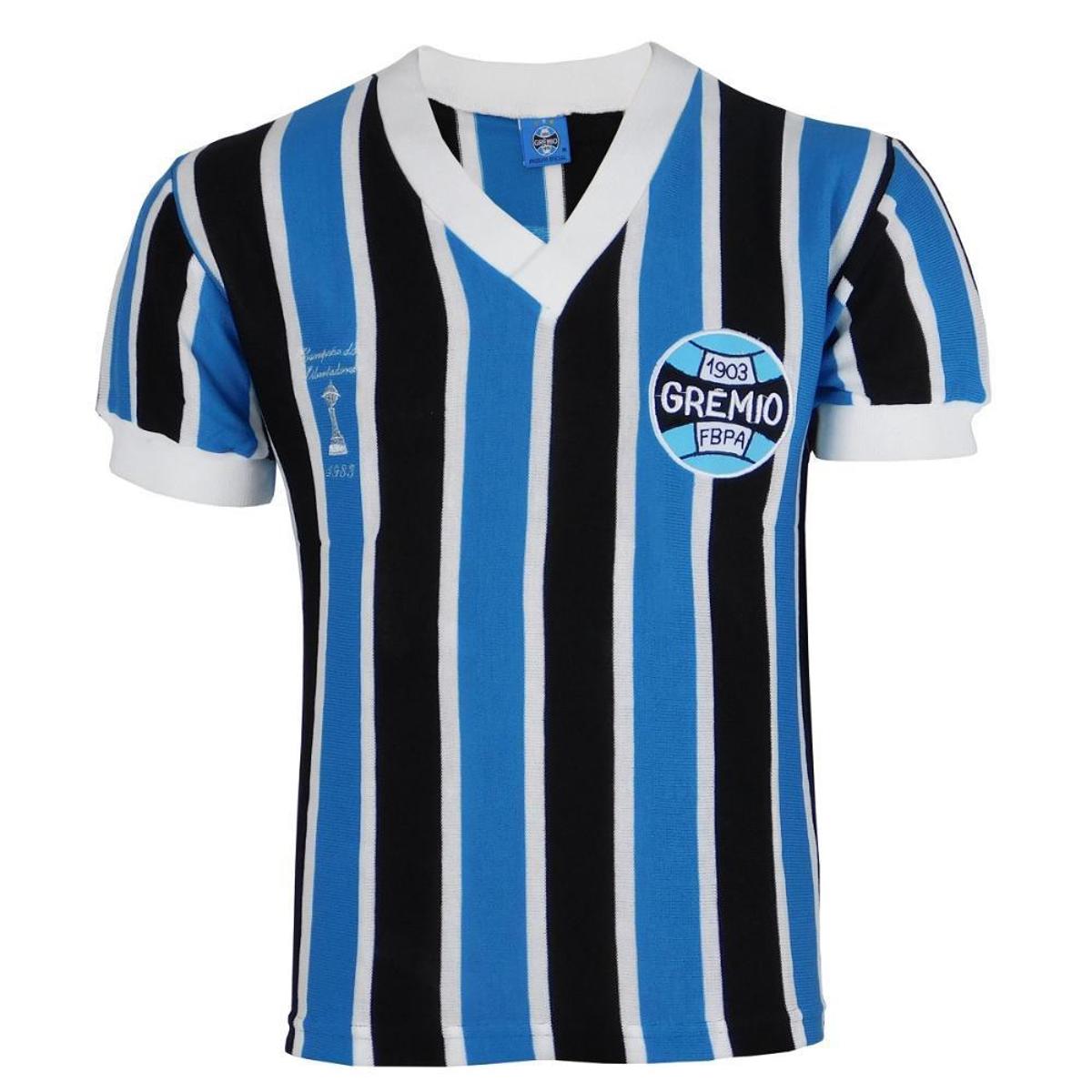Camisa Masculina Grêmio Retrô 1983 Gola V Bordada Torcedor Menor preço em Camisa Masculina Grêmio Retrô 1983 Gola V Bordada Torcedor