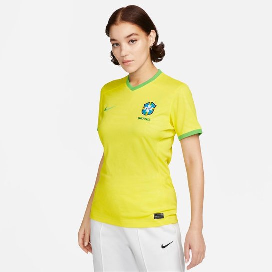 Camisa Nike Brasil I 2023/25 Torcedora Pro Feminina - Amarelo Menor preço em Camisa Nike Brasil I 2023/25 Torcedora Pro Feminina - Amarelo