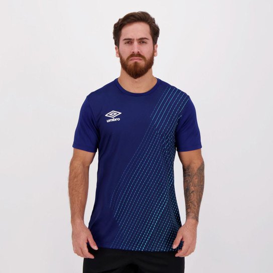 Camisa Umbro TWR Graphic Velocita Masculino - Marinho Menor preço em Camisa Umbro TWR Graphic Velocita Masculino - Marinho