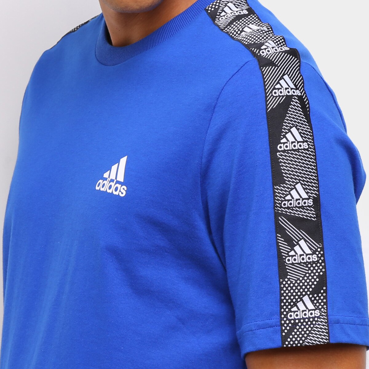 camiseta adidas e tape