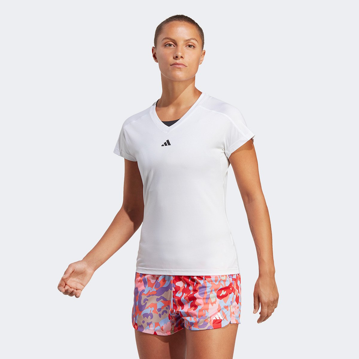 Camiseta Adidas Essentials Minimal Feminina Menor preço em Camiseta Adidas Essentials Minimal Feminina