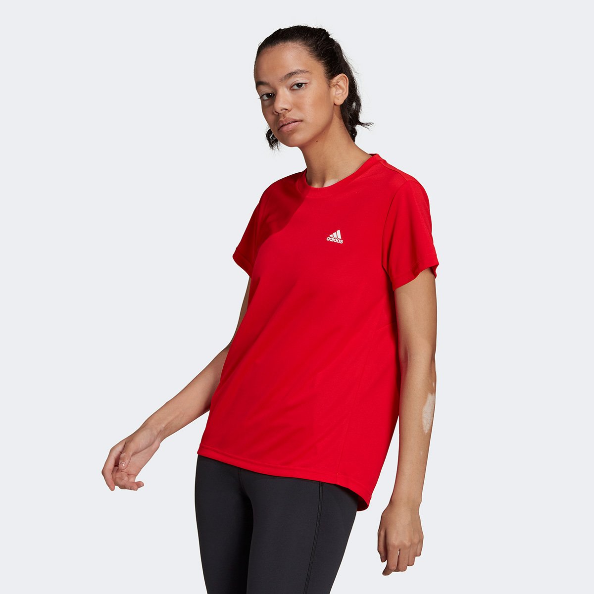 camiseta feminina adidas vermelha