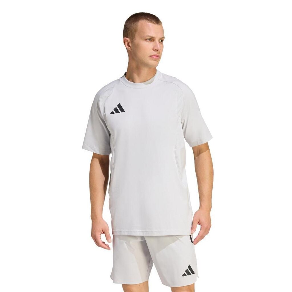 Camiseta Adidas Tiro Travel Masculina