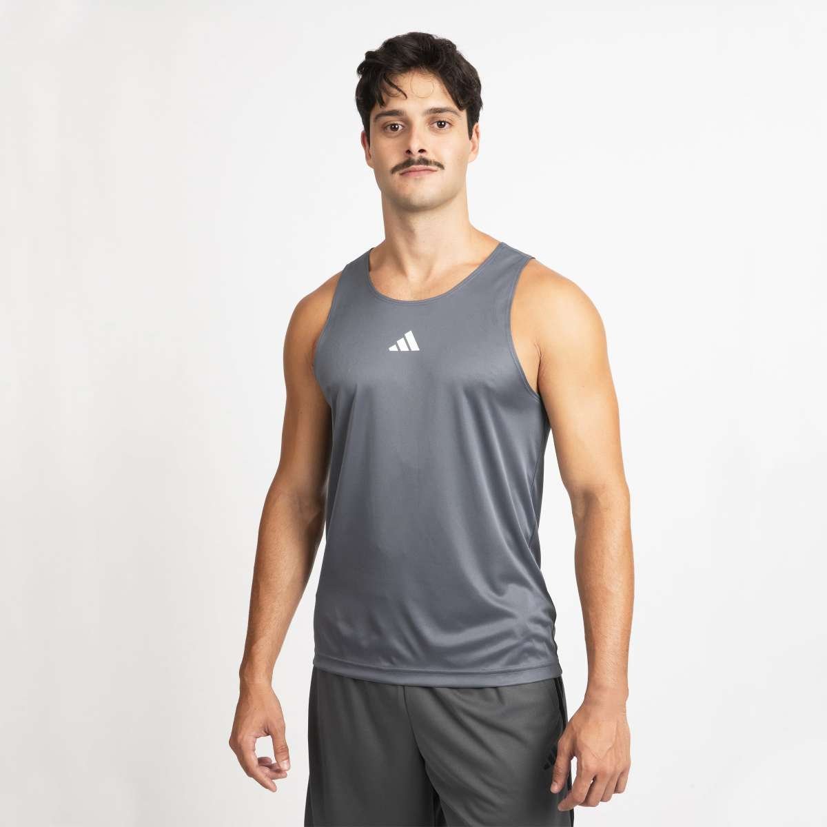 Camiseta Adidas Treino Básica Masculina é boa?