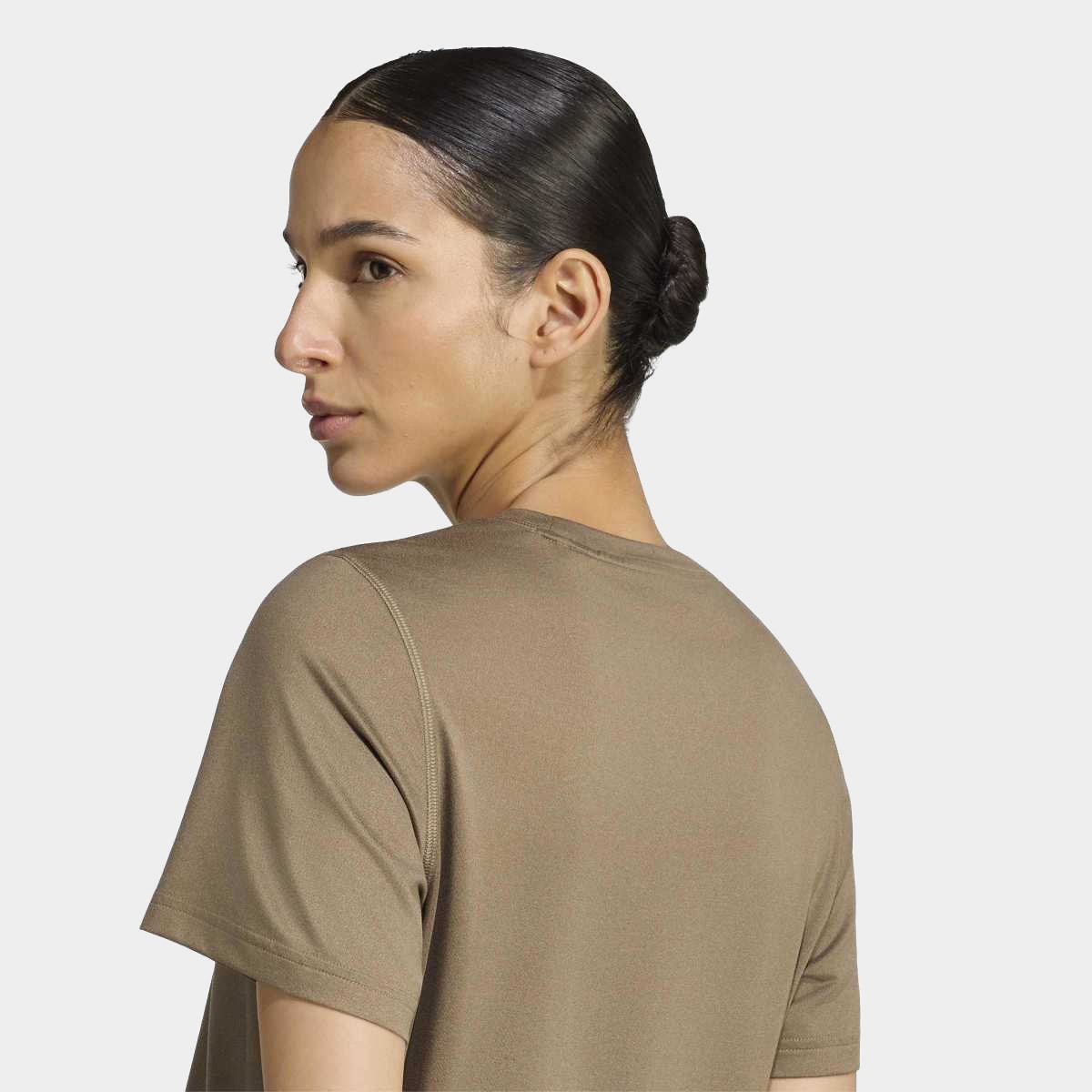 Camiseta Adidas We Min Crew Feminina - 3