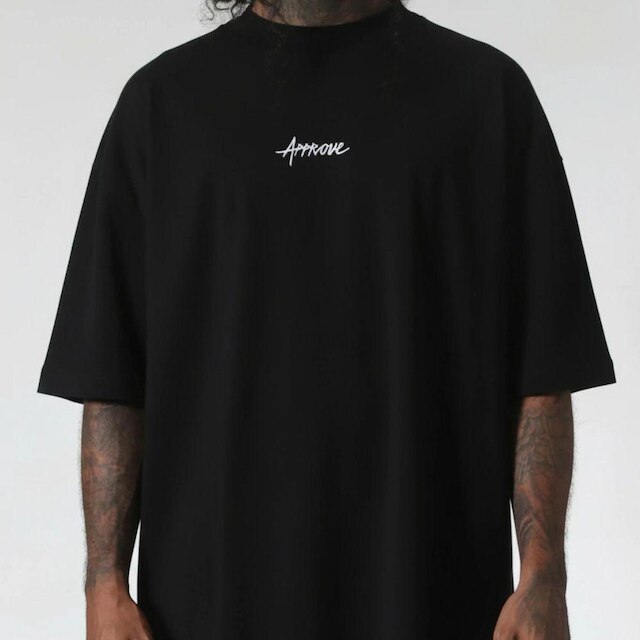 Camiseta Approve Huge Madona Preta