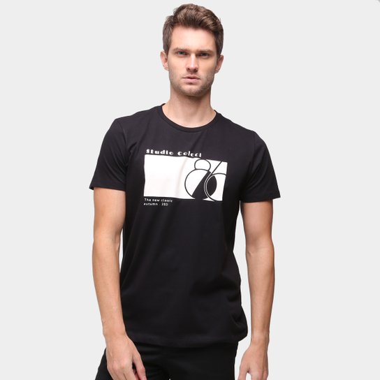 Camiseta Básica Colcci Estampada Manga Curta Masculina - Preto Menor preço em Camiseta Básica Colcci Estampada Manga Curta Masculina - Preto