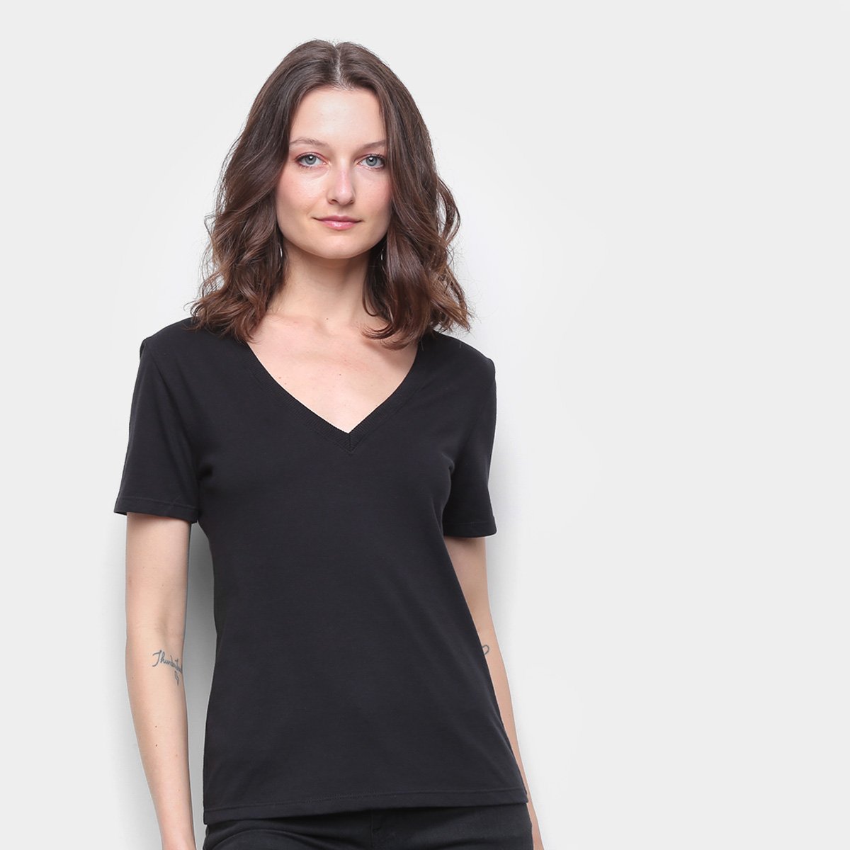 Camiseta Básica Hering Decote V Feminina Camiseta Básica Hering Decote V Feminina