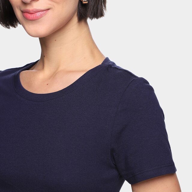 Camiseta Básica Hering Slim World Feminina