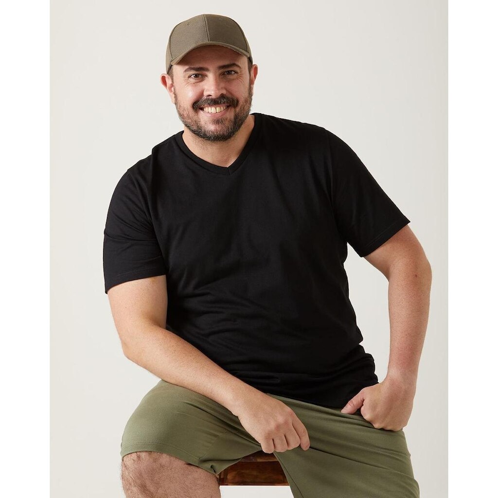 Camiseta Básica Masculina Plus Size Decote V Em Meia Malha Preto-G1 Malwee