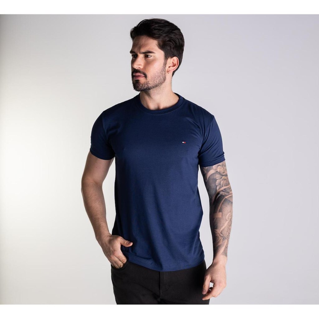 Camiseta Básica Tommy Hilfiger Classic Icon