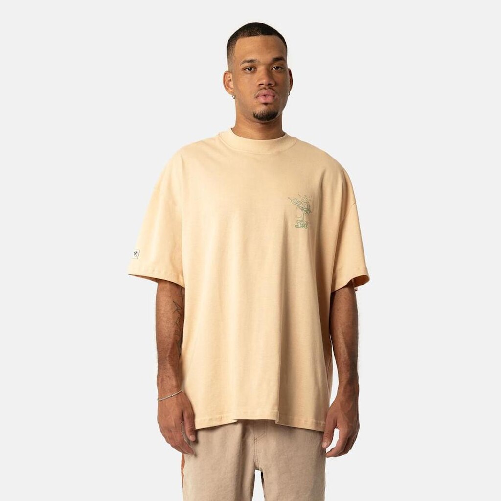 Camiseta Box Fit Lost Relax Is Summer