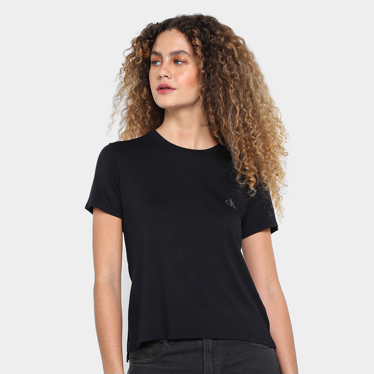 Camiseta Calvin Klein Básica Feminina Menor preço em Camiseta Calvin Klein Básica Feminina