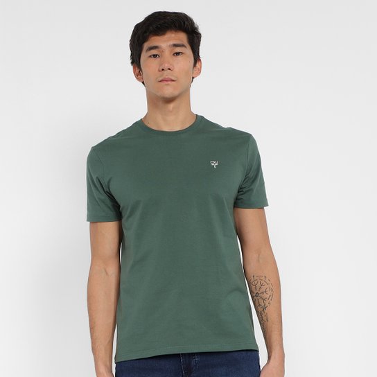 Camiseta Calvin Klein CKJ Ômega Masculina - Verde escuro Menor preço em Camiseta Calvin Klein CKJ Ômega Masculina - Verde escuro