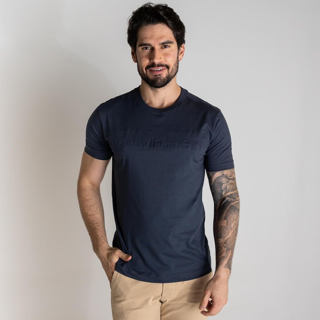 Camiseta Calvin Klein High Relief Azul Marinho